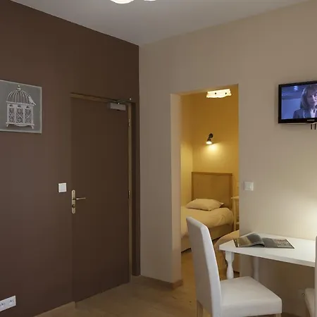 Des Alpes Hotel 2*